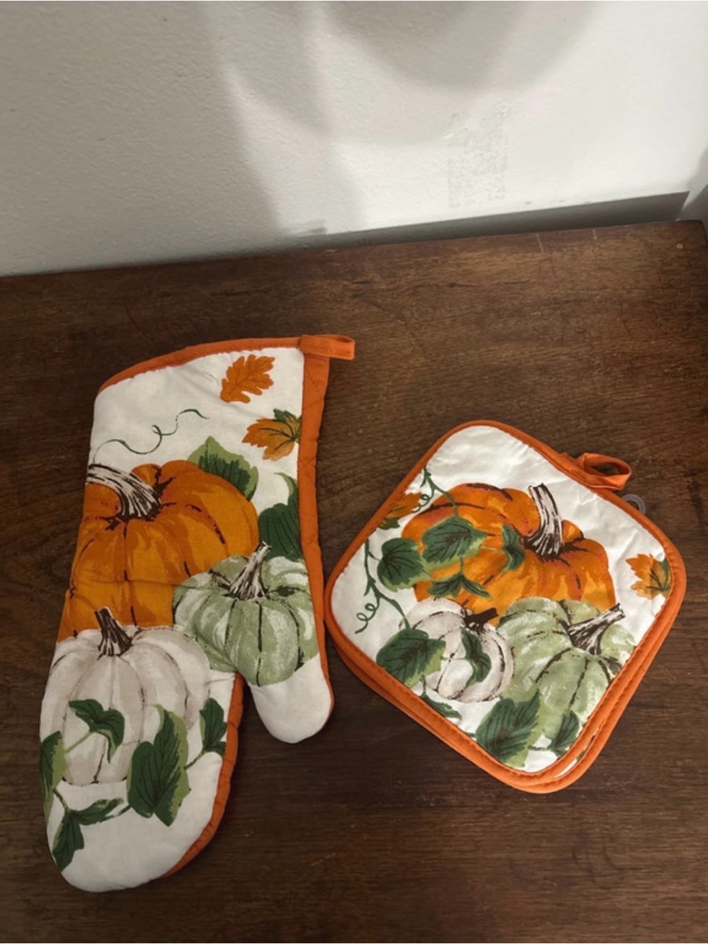 Fall Pumpkin Oven Mitt and Pot Holder Set - Orange & Green